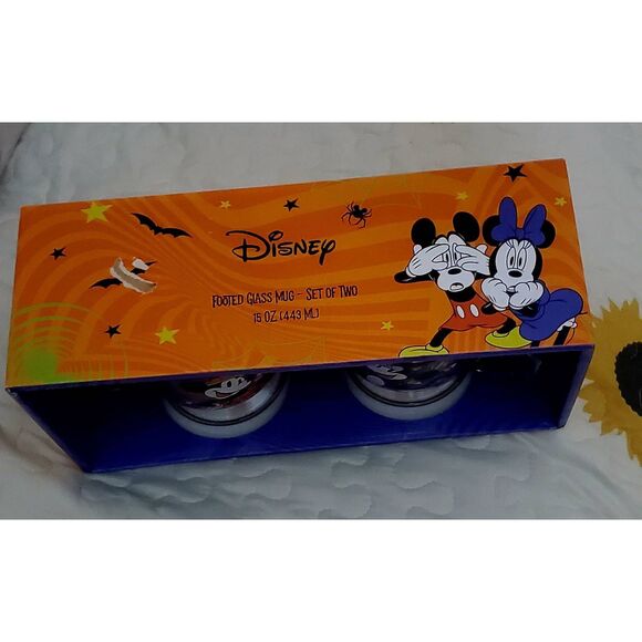 NWT DISNEY COLLECTIBLE HALLOWEEN THEMED MICKEY AND MINNIE MOUSE GLASS MUG SET - Picture 2 of 5